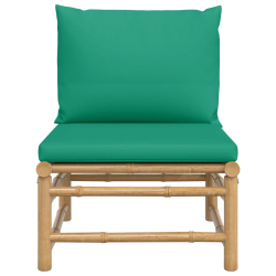 Środkowa sofa ogrodowa z zielonymi poduszkami, bambusowa