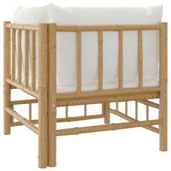 Ogrodowa sofa narożna, kremowe poduszki, bambus