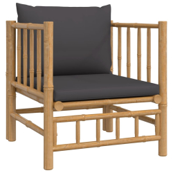 Sofa ogrodowa z ciemnoszarymi poduszkami, bambusowa