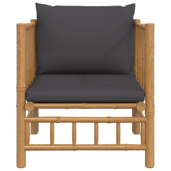 Sofa ogrodowa z ciemnoszarymi poduszkami, bambusowa