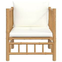 Sofa ogrodowa, kremowe poduszki, bambus