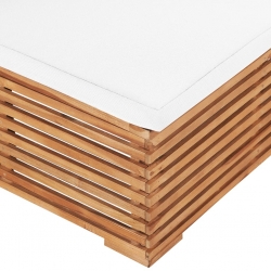 Siedzisko ogrodowe z kremową poduszką, lite drewno tekowe