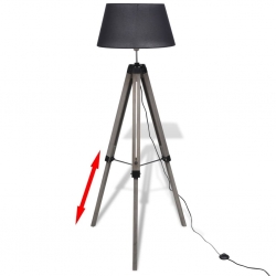 Drewniana lampa podłogowa z czarnym kloszem z materiału