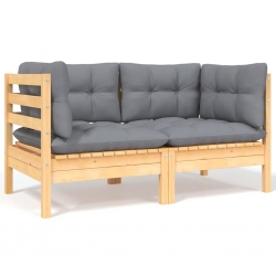 2-osobowa sofa ogrodowa z szarymi poduszkami, drewno sosnowe