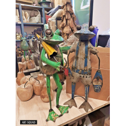 Żaba z wiaderkiem figurka metalowa stojąca 30cm