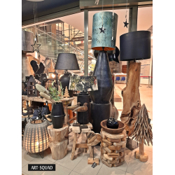 Stolik z kawałków drewna tekowego okrągły