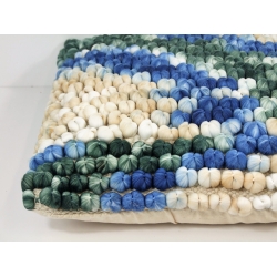 Poduszka dekoracyjna plecione kulki 45 x 45 cm niebiesko-zielona