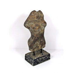 Rzeźba kamienna popiersie kobiety