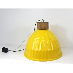 Lampa wisząca metalowa z drewnianym trzonem Żółta