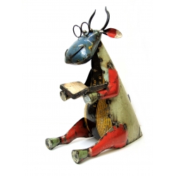 Figurka metalowa z recyclingu Krowa XL z książką